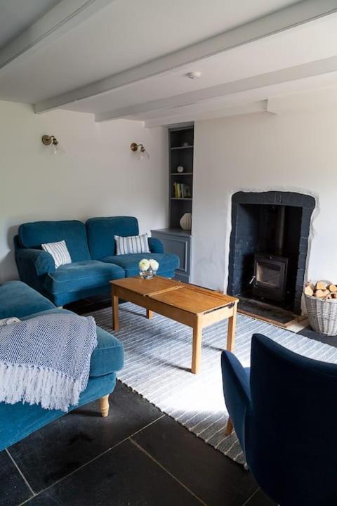 Charlestown Cottage, Woodburner, Gardens & Parking Экстерьер фото